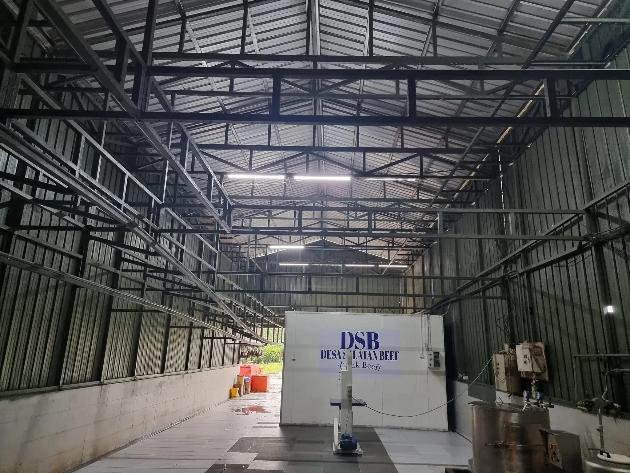 Kemudahan penyembelihan dan pemprosesan daging lembu halal Desa Selatan Beef Johor